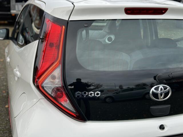 Toyota AYGO 1.0 VVT-i X-play Navi*AppleCarplay*Camera*1e Eig + Dealer ondh