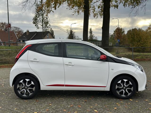 Toyota AYGO 1.0 VVT-i X-play Navi*AppleCarplay*Camera*1e Eig + Dealer ondh