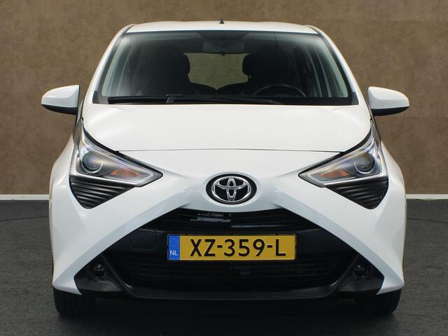 Toyota AYGO 1.0 VVT-i x-play - ORIGINEEL NEDERLANDSE AUTO - HOMMEL ONDERHOUDEN! - APPLE CARPLAY/ANDROID AUTO - ACHTERUITRIJCAMERA - ALL SEASON BANDEN - AIRCO - BLUETOOTH