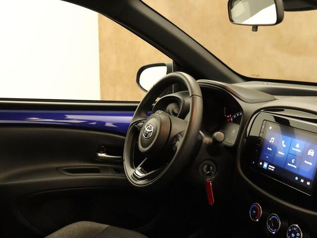 Toyota AYGO X 1.0 VVT-i MT Play - ORIGINEEL NEDERLANDSE AUTO - AFKOMSTIG VAN 1E EIGENAAR - CAMERA - AIRCO - BLUETOOTH - APPLE CARPLAY/ ANDROID AUTO - ADAPTIEVE CRUISE CONTROL - DAB AUDIO -