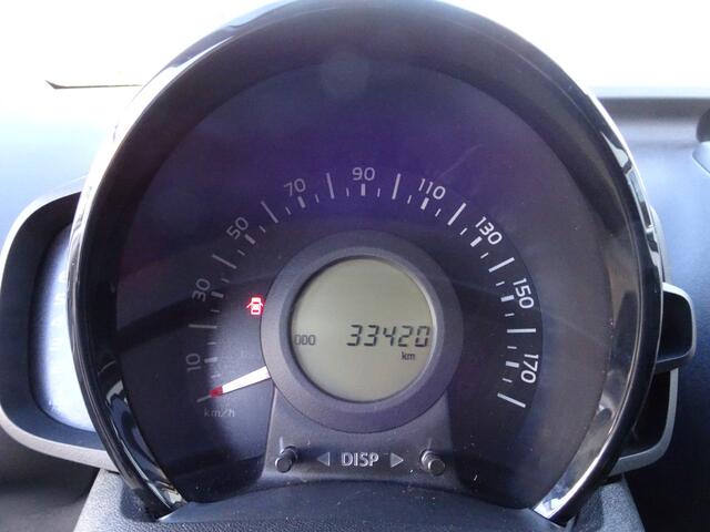 Toyota AYGO 1.0 VVT-i x-play Airco, achteruitrijcamera, elektrische ramen, centrale vergrendeling, telefoonbereiding, enz.