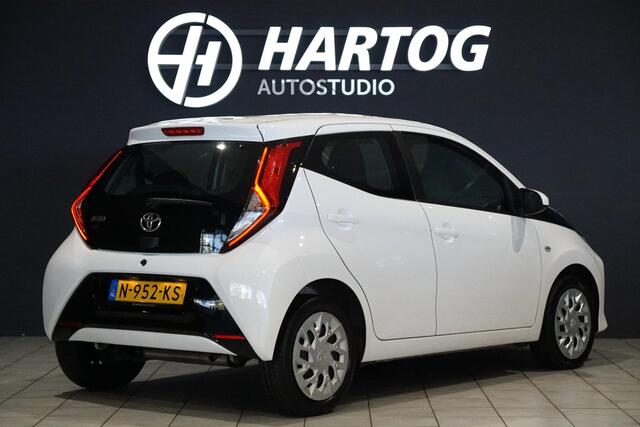 Toyota AYGO 1.0 VVT-i x-play Automaat + DEALER ONDERHOUDEN / CAMERA / APPLE CARPLAY
