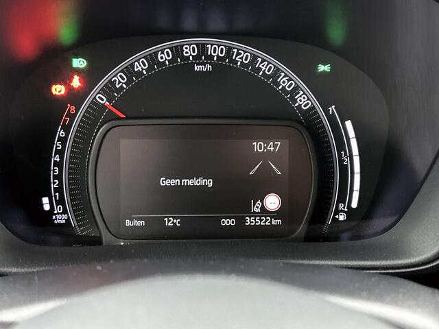 Toyota AYGO X 1.0 VVT-i MT Limited | Apple CarPlay / Android Auto | JBL | PDC | Trekhaak | Stoelverwarming |