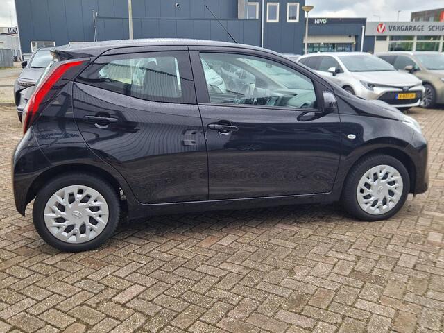 Toyota AYGO 1.0 VVT-i x-play