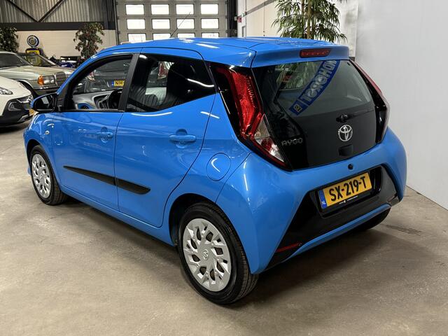 Toyota AYGO 1.0 VVT-i x-play // Camera // Autom. // Navi