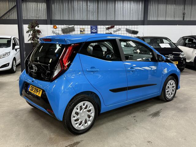 Toyota AYGO 1.0 VVT-i x-play // Camera // Autom. // Navi