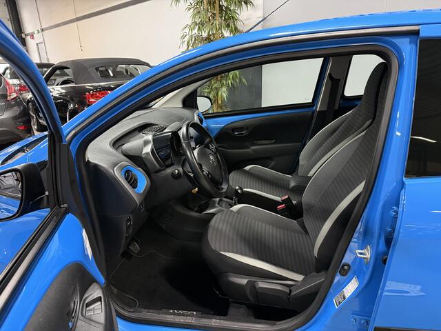 Toyota AYGO 1.0 VVT-i x-play // Camera // Autom. // Navi