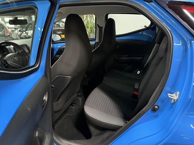 Toyota AYGO 1.0 VVT-i x-play // Camera // Autom. // Navi