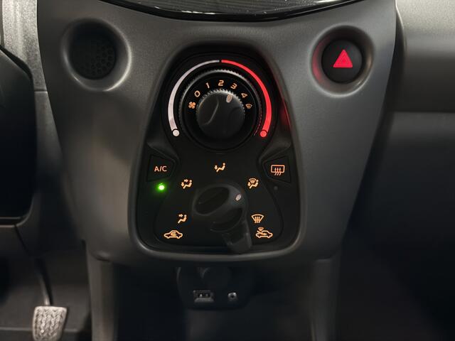 Toyota AYGO 1.0 VVT-i x-play // Camera // Autom. // Navi