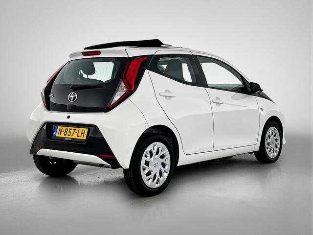 Toyota AYGO 1.0 VVT-i x-play cabrio | 1e Eigenaar | NIEUW GELEVERD EN ONDERHOUDEN | Apple Carplay / Android Auto |