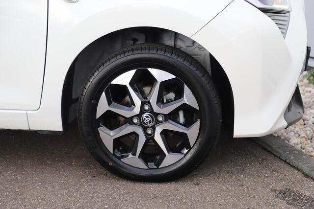 Toyota AYGO 1.0 VVT-i x-joy 14 inch LMV Carplay Android Navigatie Achteruitrijcamera Airco