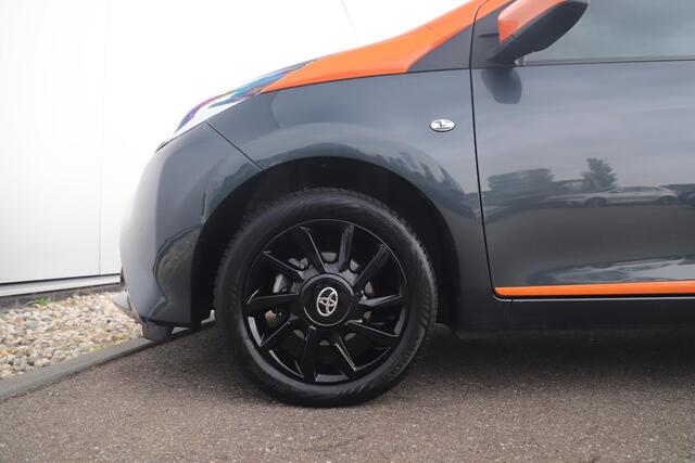 Toyota AYGO 1.0 VVT-i x-JBL Automaat Carplay Android Navigatie Achteruitrijcamera 15 inch LMV Clima Airco LED