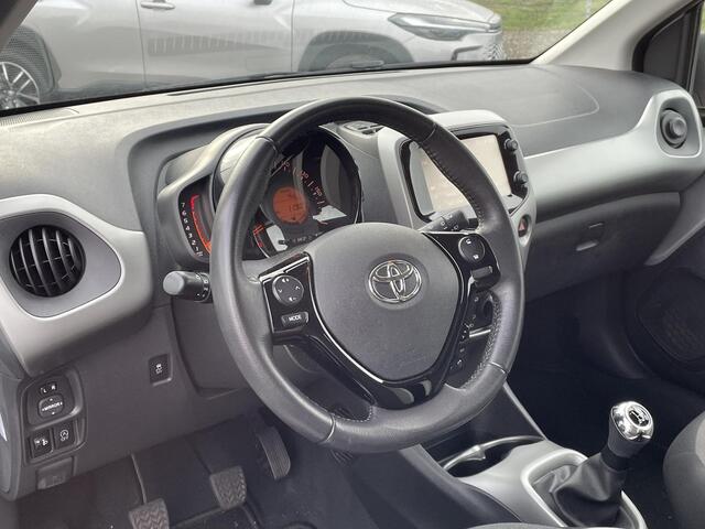 Toyota AYGO 1.0 VVT-i X-Nav X-Play **NAVIGATIE/ PARKEERCAMERA/ 36 MAANDEN GARANTIE/ DEALER ONDERHOUDEN**