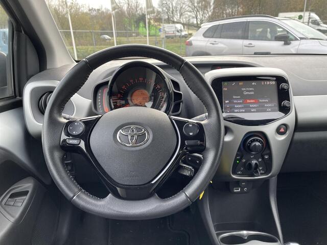 Toyota AYGO 1.0 VVT-i X-Nav X-Play **NAVIGATIE/ PARKEERCAMERA/ 36 MAANDEN GARANTIE/ DEALER ONDERHOUDEN**