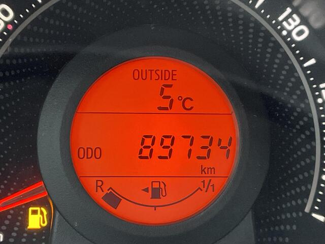 Toyota AYGO 1.0 VVT-i X-Play **APPLE CARPLAY/ PARKEERCAMERA/ 36 MAANDEN GARANTIE**