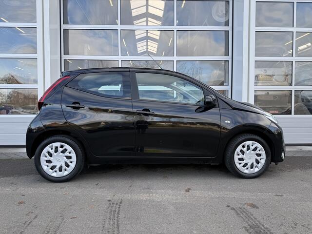 Toyota AYGO 1.0 VVT-i x-play