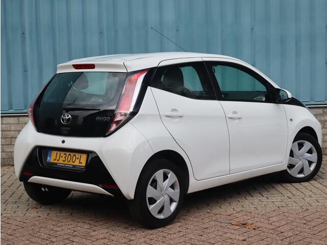 Toyota AYGO 1.0 VVT-i x-play | AIRCO | CAMERA | LAGE KM-STAND |