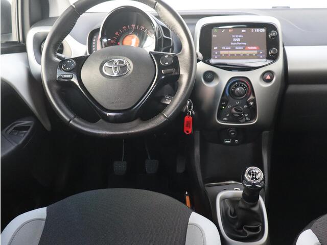 Toyota AYGO 1.0 VVT-i x-play | AIRCO | CAMERA | LAGE KM-STAND |