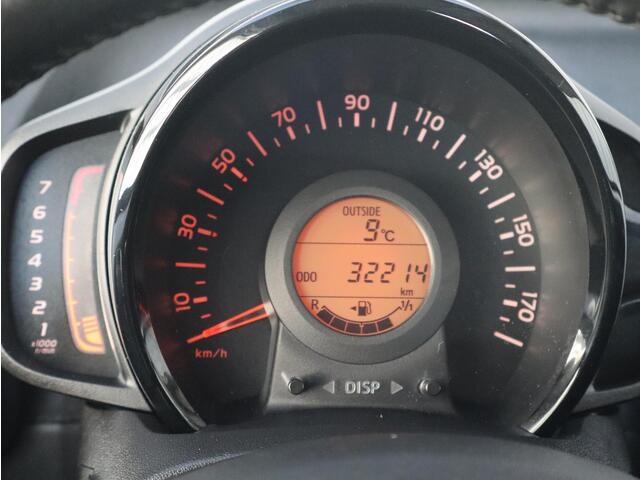 Toyota AYGO 1.0 VVT-i x-play | AIRCO | NAVI | CAMERA | LAGE KM-STAND |