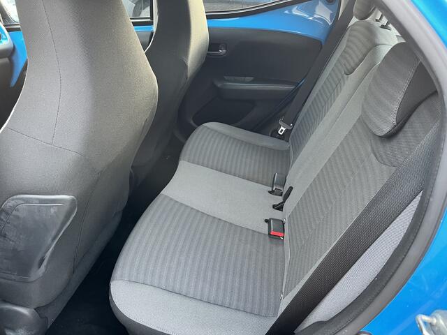 Toyota AYGO 1.0 VVT-i x-play Carplay Android auto Dealer onderhouden!