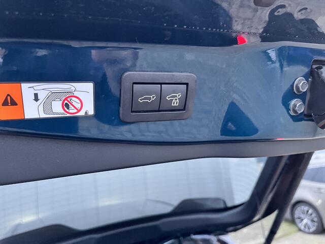 Toyota C-HR 2.0 Hybrid 200 First Edition NL auto Bi-Tone Camera Clima Cruise