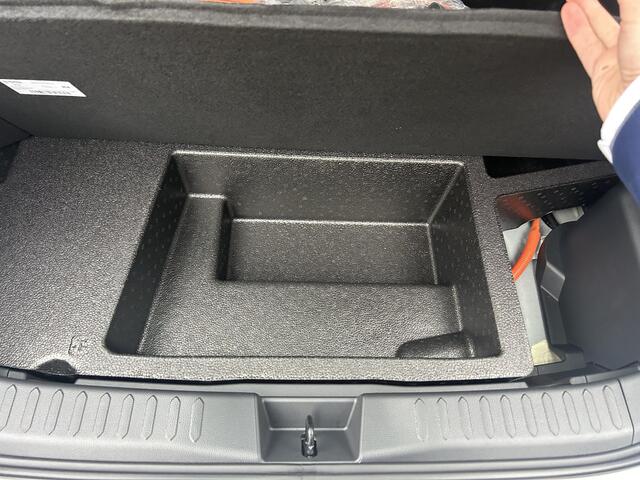 Toyota C-HR 2.0 Plug-in Hybrid 220 Active