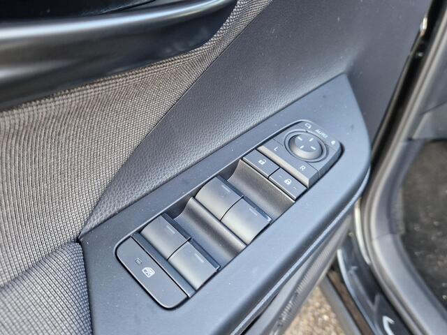 Toyota C-HR 2.0 Plug-in Hybrid 220 Business Plus