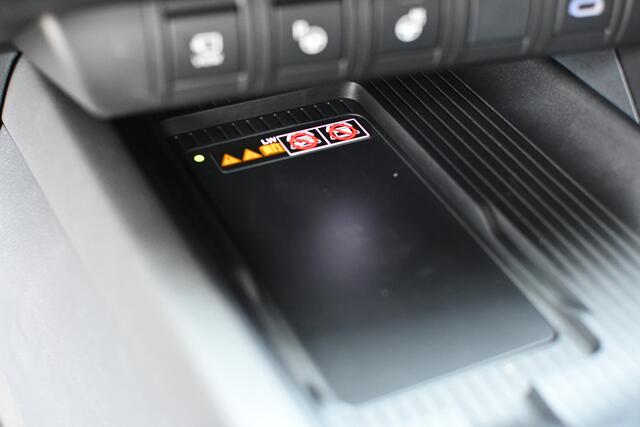 Toyota C-HR 2.0 Plug-in Hybrid 220 First Edition Automaat 223pk | Rondom camera | Stoel -en stuurverwarming | BSM | BTW auto |