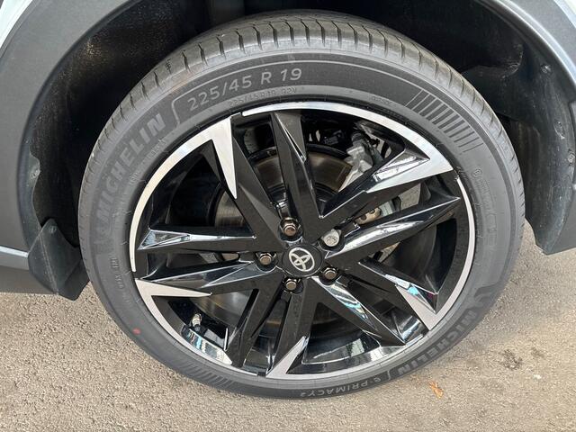 Toyota C-HR 1.8 Hybrid GR-Sport, 19" Lm! Camera! Carplay! Alcantara! VERWACHT!!