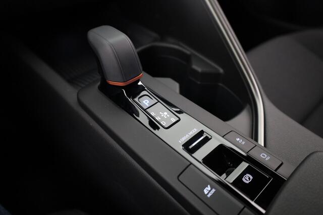 Toyota C-HR 1.8 Hybrid 140 Dynamic *NIEUW* | Direct leverbaar! | Blind Spot Monitor | Parkeercamera | Apple Carplay /- Android Auto |