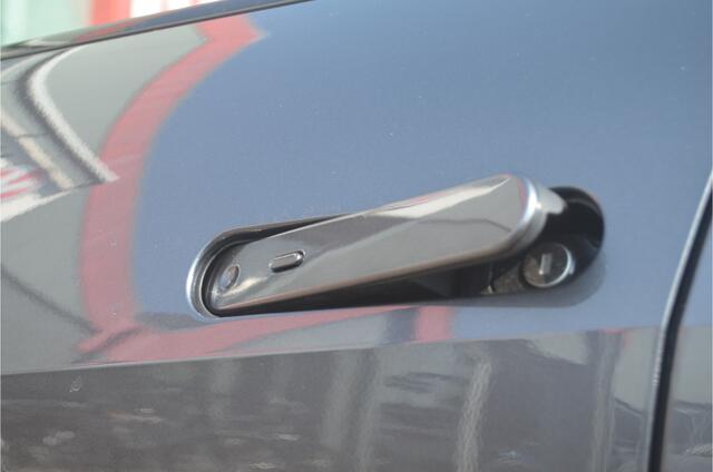 Toyota C-HR 1.8 Hybrid 140 Dynamic/groot scherm