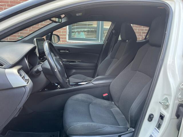 Toyota C-HR 1.8 Hybrid Executive. Bi Tone, Navi, Camera, StoelVerw, Afn Haak