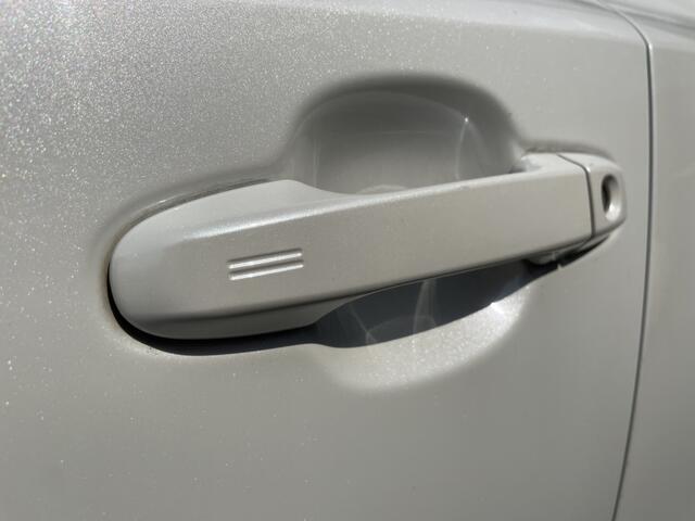 Toyota C-HR 1.8 Hybrid Bi-Tone | Navi | Stoelverwarming | Cruise Control