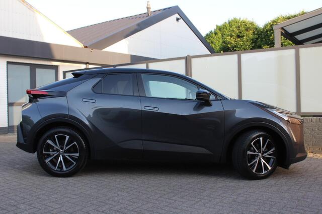 Toyota C-HR 1.8 Hybrid 140 First Edition Bi Tone