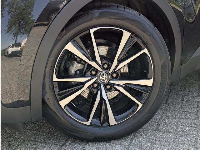 Toyota C-HR 1.8 Hybrid 140 First Edition | Stoel- stuurverwarming | Elek. achterklep | Camera | PDC V+A |