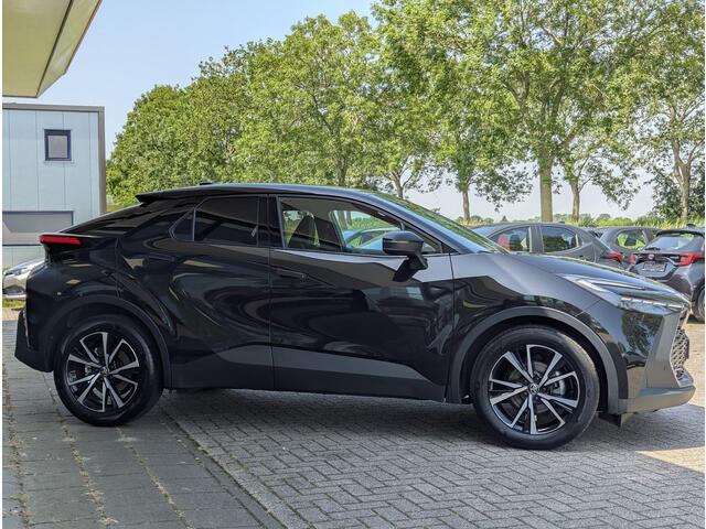 Toyota C-HR 1.8 Hybrid 140 First Edition | Stoel- stuurverwarming | Elek. achterklep | Camera | PDC V+A |