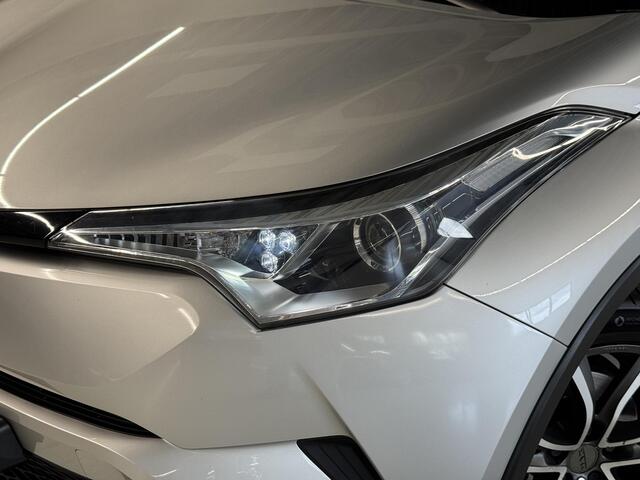 Toyota C-HR 1.2 Dynamic handgeschakeld | 1300kg trekgew. | Keyless |