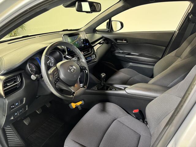 Toyota C-HR 1.2 Dynamic handgeschakeld | 1300kg trekgew. | Keyless |
