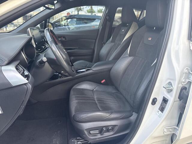 Toyota C-HR 2.0 Hybrid GR-Sport **STOEL EN STUURWIELVERWARMING/ ADAPTIEF CRUISE CONTROL/ DODEHOEK DETECTIE/ 36 MAANDEN GARANTIE**