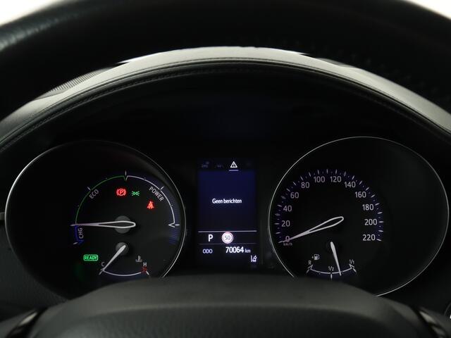 Toyota C-HR 2.0 Hybrid Dynamic Limited | Navigatie | Camera | LM velgen | Climate Control | Cruise Control Adaptief | Stoelverwarming | Half leder |