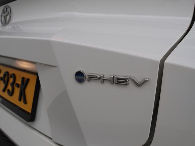 Toyota C-HR 2.0 Plug-in Hybrid 220 Business Plus | Apple Carplay & Android Auto | Parkeercamera | | Direct leverbaar |