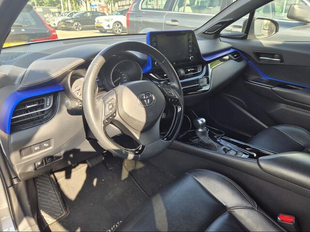 Toyota C-HR 2.0 Hybrid Bi-Tone / Trekhaak / Camera / Leder / 18'' / Navigatie / Keyless / DAB / ACC