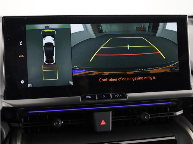 Toyota C-HR 2.0 Plug-in Hybrid 220 Executive *DEMO* | Executive Plus Pack |