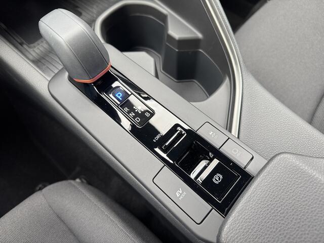 Toyota C-HR 1.8 Hybrid 140 First Edition Dodenhoekdetectie, Navigatie, Parkeersensoren V + A , All-in Rijklaarprijs