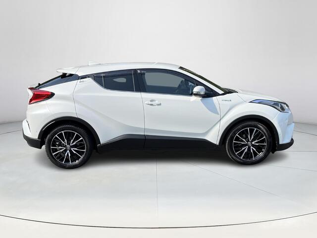 Toyota C-HR 1.8 Hybrid Executive | Navigatie | Achteruitrijcamera | Stoelverwarming | Trekhaak