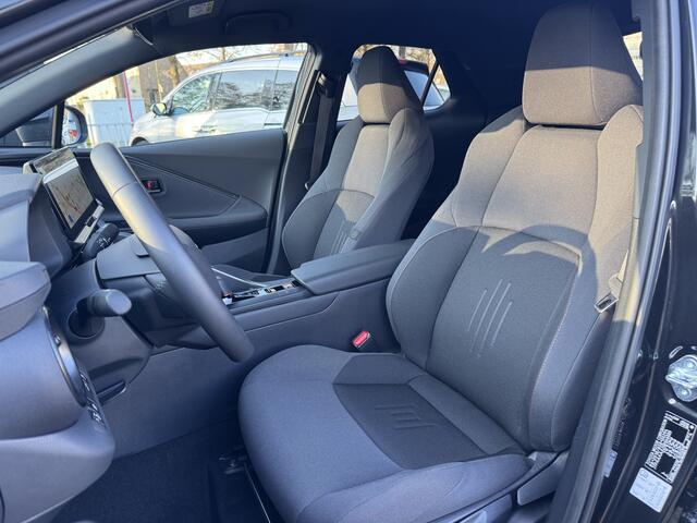 Toyota C-HR 1.8 Hybrid 140 First Edition Dodenhoekdetectie, Navigatie, Parkeersensoren V + A , All-in Rijklaarprijs