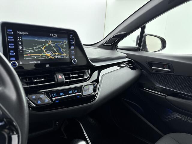 Toyota C-HR 1.8 Hybrid Bi-Tone | NL-Auto | 18' Lichtmetalen velgen | Stoelverwarming | Navigatie | Apple Carplay -/ Android Auto |
