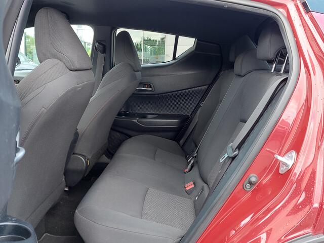 Toyota C-HR 1.8 Hybrid Automaat Dynamic | Navi | Clima | Adap.Cruise | Keyless Entry | Achteruitrijcamera | Stoelverwarming | Licht+Regensensor | Mistlampen | Privacy Glass | 18''lm