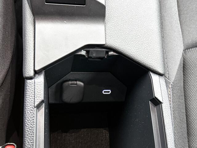 Toyota C-HR 1.8 Hybrid 140 Dynamic | Achteruitrijcamera | Apple Carplay/Android auto | Climate control |