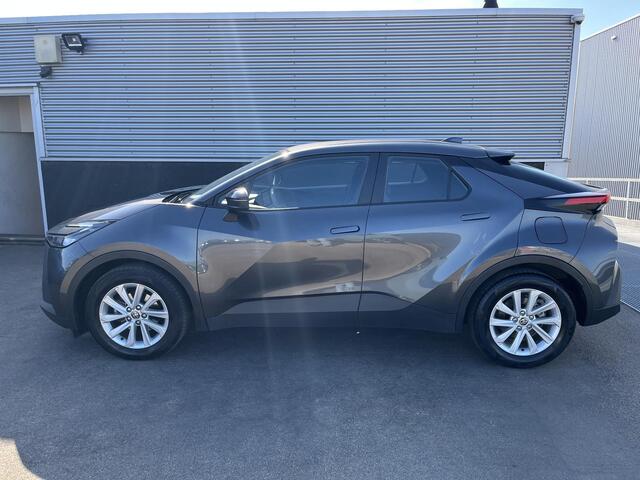 Toyota C-HR 1.8 Hybrid 140 Active NL-auto, 1e eign. Dodehoek detectie, keyless start, navigatie Apple CarPlay/Android Auto, adaptieve cruise control, achteruitrij camera